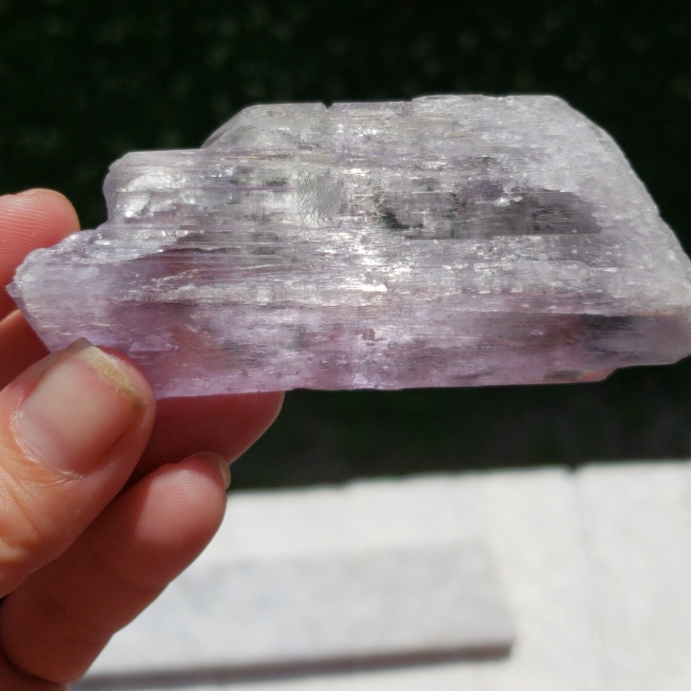 525 Carat Pink Kunzite Crystal - Picture 4 of 8